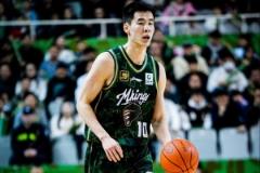 郭昊文11投1中仅得7分，6次犯规离场正负值-8