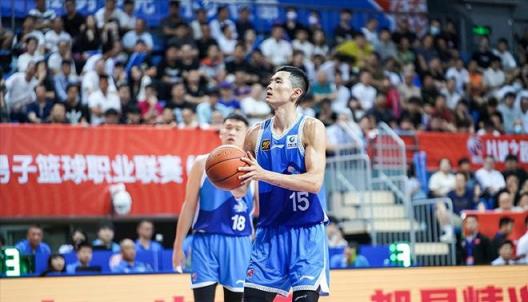 CBA神射手合同到期引热议，未来能否再拿顶薪？