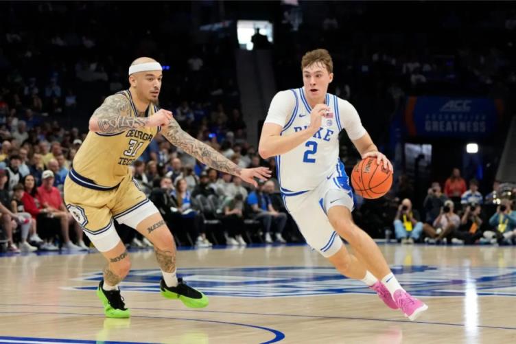 2025年NBA选秀状元热门球员库珀·弗拉格的选秀模板是谁？