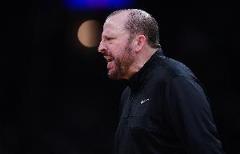 锡伯杜成为尼克斯前13位主帅中季后赛7胜1系列赛胜的奇兵