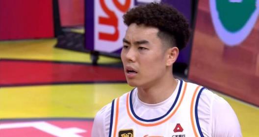 上海男篮7分惜败浙江男篮，李添荣22+5力挽狂澜