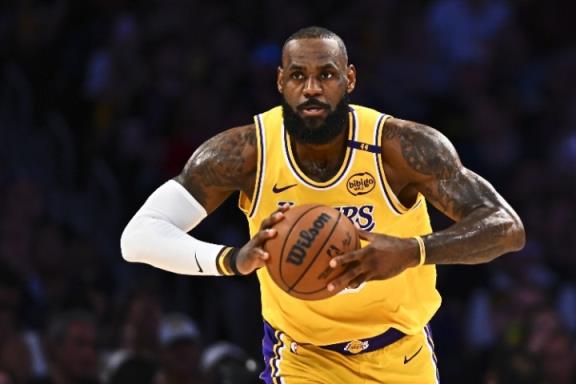 詹姆斯23年NBA生涯首次未被球队极力挽留