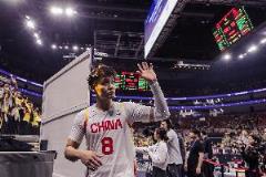 中国男篮12人中仅有赵睿、胡明轩和胡金秋参加过亚洲杯，其余9人均为首次参赛