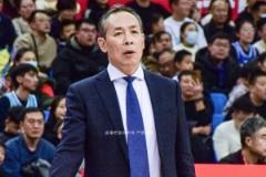 许利民：戴维斯防守问题或影响季后赛表现