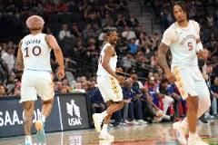 篮筐加盖！马刺半场45投34分 巴恩斯7中1卡斯尔7中0