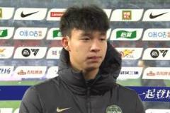 王钰栋：伤情不重，继续作战