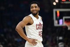 罚球大战骑士38投29中 活塞35投30中 两队合计73投