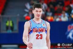 稳定输出！阿不都沙拉木10中4贡献13分7板正负值+8