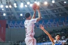 贝兹利6投全中贡献14分5板正负值+23