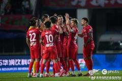 河南俱乐部酒祖杜康2-3青岛西海岸 卡多索传射建功 阿奇姆彭破门助力取胜