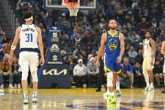 NBA历史半场命中8+三分排名：库里6次领先，克莱与利拉德并列第二