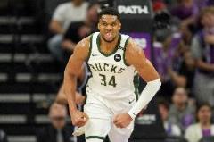 字母哥两战轰出70+30+30纪录，成NBA历史首位达成此数据的球员