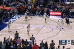 约基奇1v1布劳恩遭3人包夹形成1v3