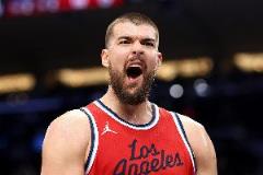 “祖尼尔”17中11狂砍24分20板5助制霸攻防！