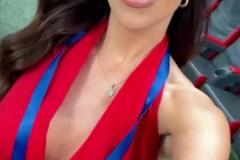 隐隐约约~斯洛伐克国家队的美女主持~原来这就是欧洲美女嘛