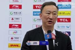 丑闻归丑闻，篮球归篮球！刘维伟赛后接受采访，青岛球迷集体欢呼“刘导加油”