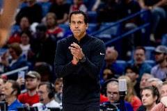 逗逗你呀热火过去三年常规赛2-8公牛，本季被横扫但附加赛3-0