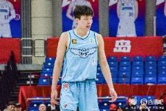 青岛记者：Klutch经纪公司海外团队专为杨瀚森服务