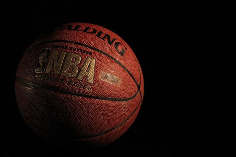 CBA季后赛青岛 vs 广厦直播：4月18日青岛主场能否延续神话？