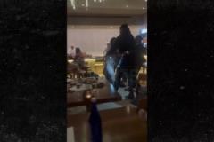 美媒爆料：因被手机强光贴脸照射，德罗赞在寿司店暴揍一男子