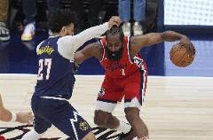 哈登17中7砍18分3板7助2帽，4次失误引争议