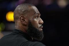 詹姆斯成NBA历史第三位四旬老汉季后赛砍20+ 比肩贾巴尔与马龙