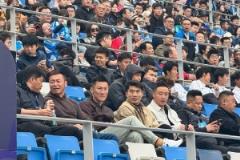 郑智陈涛周挺现身梭鱼湾观战大连英博vs北京国安