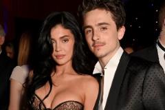 甜茶拒绝Met Gala 詹小妹在家观看尼凯G1