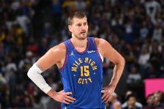 约基奇半场13中7贡献16分12板2助攻1抢断
