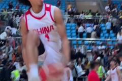 科尔：库里明天会做核磁共振检查，他对自己受伤感到沮丧，我们也很担心他