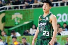 林葳专注训练备战NBA选秀，持续提升技术实力