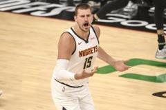 阿德尔曼力挺约基奇：20分16板6助，批评球队表现不佳