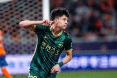 足球报：王钰栋获进军欧洲联赛筹码，加剧国足锋线竞争