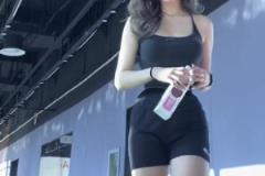 顶级腰臀比！这腰比肩还宽啊，国安女队门将身材这么炸裂嘛