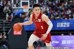 陈盈骏今场表现低迷：15中4仅得13分，5次失误引争议