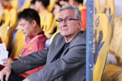 足球报：国足若无缘附加赛或启用年轻球员出战东亚杯