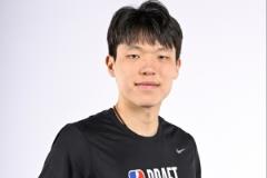 杨瀚森：皮蓬激励我继续拼搏，渴望与东契奇成为队友