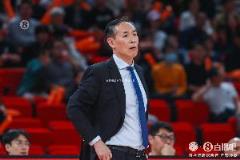 麦穗丰：北京进攻无变化广厦连续两次技术性击倒对手