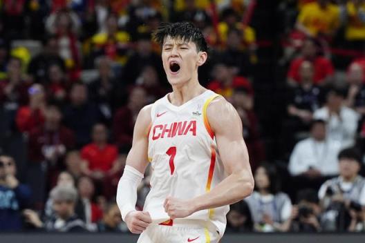曾凡博签约哈登经纪人，开启NBA梦想新篇章