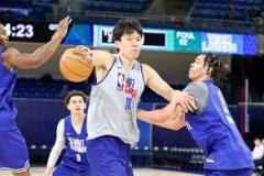 5v5赢球12分1板2助1帽 杨瀚森入选专家点评球员名单