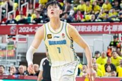 鹈鹕球探曾关注曾凡博 老将今夏或成NBA冲击热门