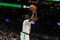 霍勒迪状态低迷 半场7投1中仅得4分