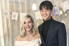 国足太太团再添一员！杨明洋与妻子跨国恋爱育两孩生活美满