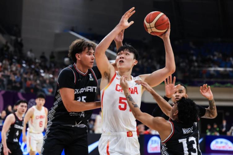 杨瀚森NBA选秀前景火热！美媒预测他有望冲击首轮22顺位，有望被老鹰选中！