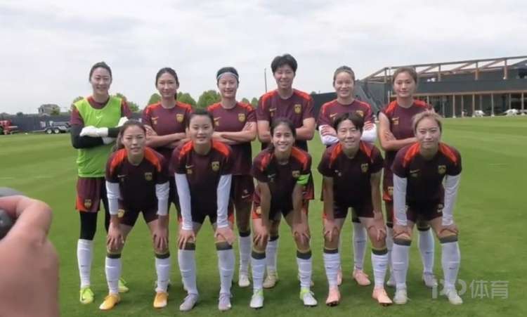 中国女足2-1战胜堪萨斯城激流女足预备队，邵子钦、智杰进球