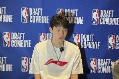 媒体人周鹏：杨瀚森特训结束后将单独试训至6月中下旬